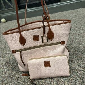 Matching Dooney and Burke wallet and purse in great condition!